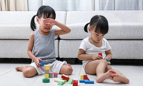 Khi trẻ xảy ra mâu thuẫn, cha mẹ phải làm thế nào?